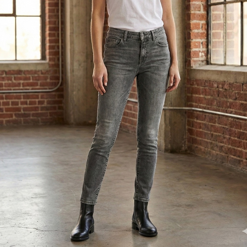Classic Gray Skinny Jeans for Women